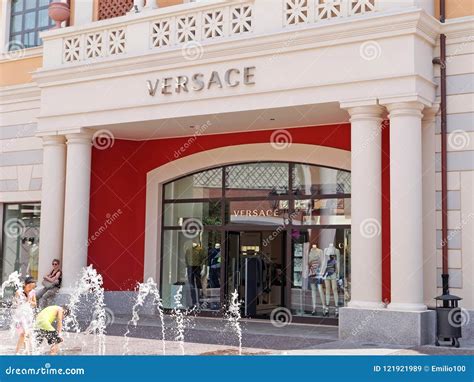 negozio versace x raagazzi roma centro|Rivenditori Versace a Roma .